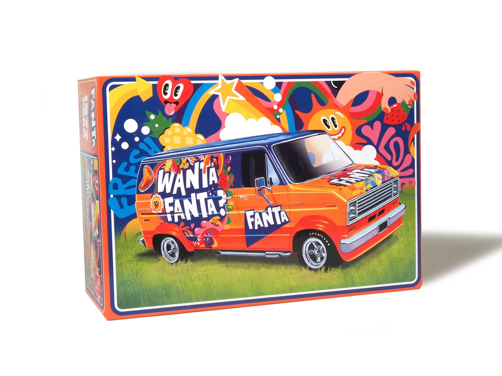1977 Ford Fanta Van AMT 1:25