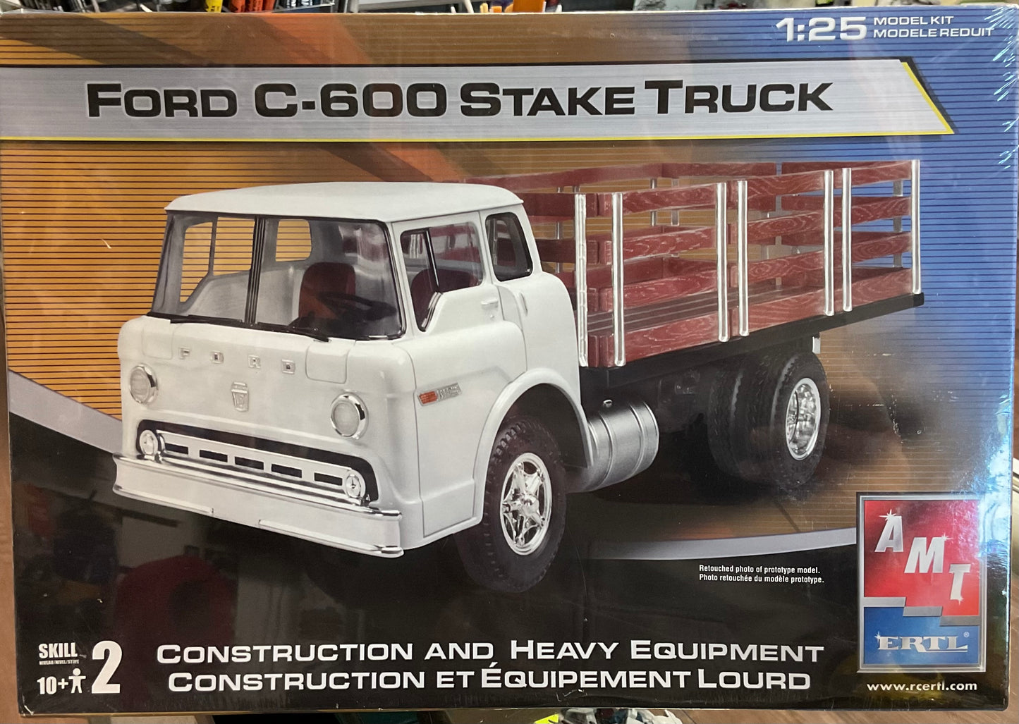 Ford C-600 Stake Truck AMT ERTL 1:25