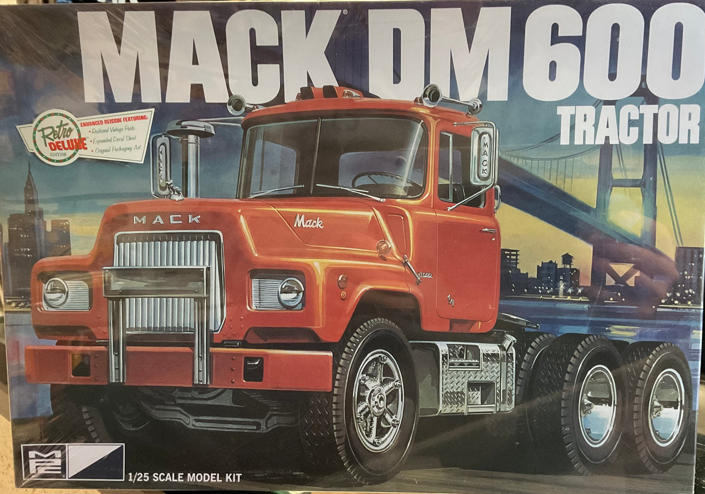 Mack DM 600 MPC 1:25